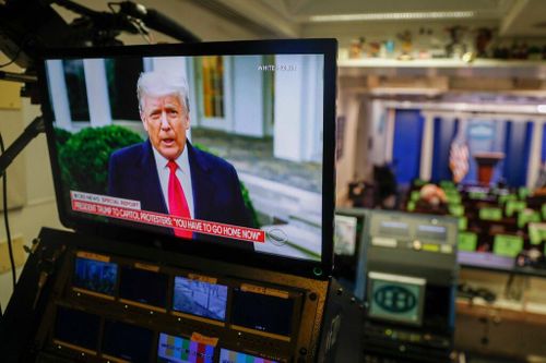 YouTube lại cấm ông Trump đăng video dù đã mãn nhiệm