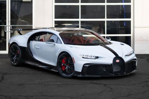 Siêu xe Bugatti Chiron Pur Sport màu đặc biệt đầu tiên ở Mỹ đã có chủ