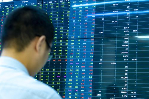 Chứng khoán hồi phục mạnh, tăng 30 điểm