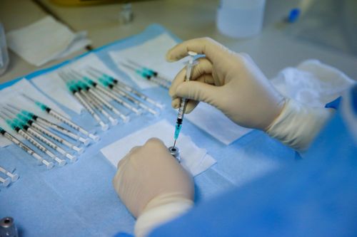CNN: Chính quyền Trump báo cáo không chính xác về vaccine Covid-19
