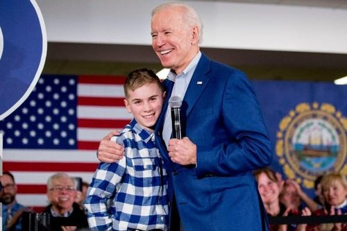 Cậu bé nói lắp gây chú ý trong ngày ông Joe Biden nhậm chức