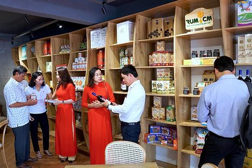 Cà Mau ra mắt sàn giao dịch thương mại điện tử và không gian khởi nghiệp