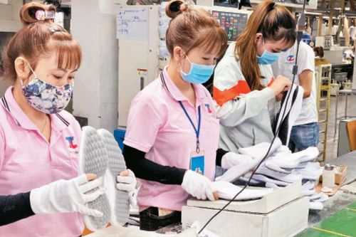 Thiết thực chăm lo Tết cho người lao động