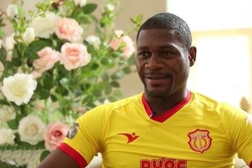 Tony Agbaji 'không thể tin' Nam Định đè bẹp Hà Nội FC với tỷ số 3-0