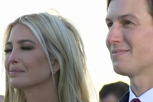 Ái nữ Ivanka kiềm chế nước mắt khi ông Trump có bài phát biểu chia tay