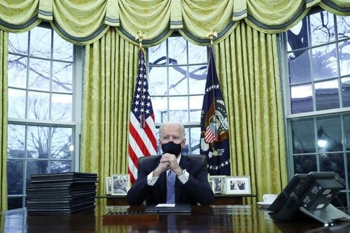 Tân Tổng thống Joe Biden: Từ hai lần 'vấp ngã' trong cuộc đua song mã đến Tổng thống quyền lực nhất thế giới