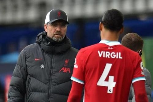 HLV Jurgen Klopp nói gì về chấn thương của Van Dijk?