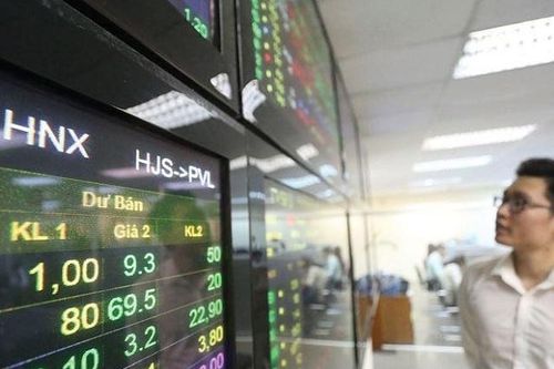 VN-Index bật tăng gần 30 điểm, cổ phiếu lớn, nhỏ tràn ngập sắc xanh