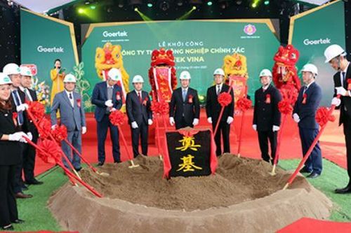 Khởi công nhà máy sản xuất, chế tạo các sản phẩm điện tử, phương tiện thiết bị mạng 100 triệu USD