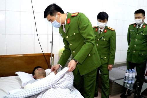 Tham gia chữa cháy, Thượng úy công an bị thương nặng