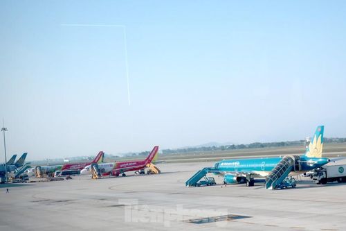 Hà Nội chìm trong ô nhiễm, nhiều chuyến bay không thể hạ cánh