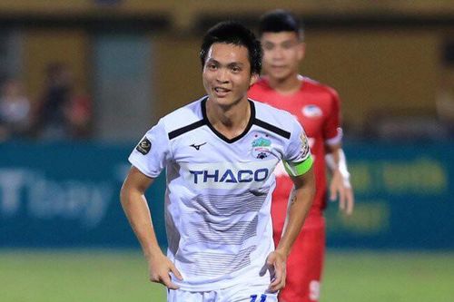 Kiatisuk chờ gì ở Nguyễn Tuấn Anh?