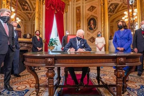 Covid-19: TT Biden 'cách mạng' Nhà Trắng, Anh và Tây Ban Nha lại lập kỷ lục