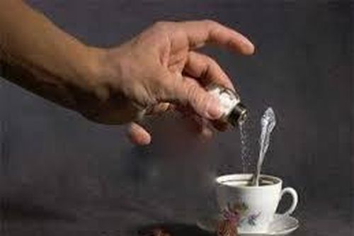 Hầu tòa vì bỏ thuốc chuột đầu độc vợ cũ khi không xin được tiền