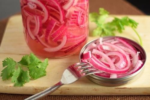 Ngâm hành tây với nguyên liệu 'bí mật' này, bạn sẽ có ngay bài thuốc trị 'bách bệnh', chống ung thư 'đỉnh cao'