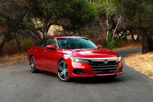 Top 10 xe sedan gia đình cỡ trung tốt nhất năm 2021: Honda Accord đứng đầu