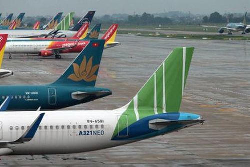 Nhiều chuyến bay phải 'né' Hà Nội vì sương mù