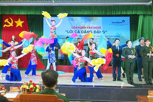 Liên hoan văn nghệ chào mừng Đại hội XIII của Đảng