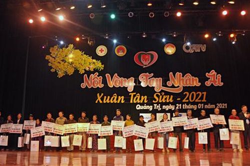 Chương trình 'Nối vòng tay nhân ái' xuân Tân Sửu: Huy động hơn 18 tỉ đồng chăm lo Tết cho người nghèo