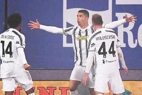 Ronaldo phá vỡ kỷ lục ghi bàn nhiều nhất mọi thời đại