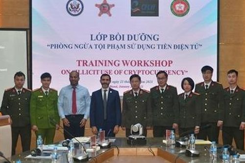 Khai giảng lớp bồi dưỡng chuyên đề 'Phòng ngừa tội phạm sử dụng tiền ảo'