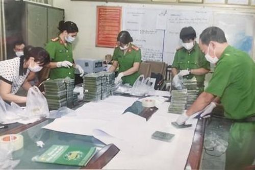 Kỳ 3: Lóa mắt vì những 'viên đạn bọc đường'
