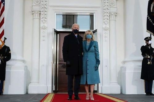 Ông Biden lần đầu vào Nhà Trắng với tư cách Tổng thống Mỹ