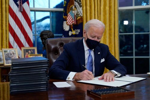 Ngày đầu tại Nhà Trắng, ông Biden sẽ ký loạt sắc lệnh hành pháp chống COVID-19