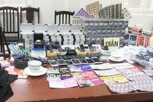 Hà Nội: Triệt phá ổ nhóm buôn bán thiết bị cờ bạc 'bịp'
