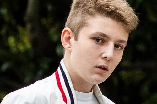 Barron Trump ở đâu trong ngày cha rời nhiệm sở
