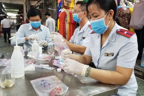 TP.HCM: Tăng cường kiểm tra an toàn thực phẩm trước Tết Nguyên đán 2021