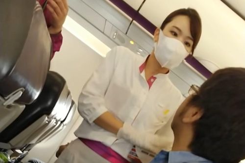 Bị bắt vì không đeo khẩu trang trên máy bay 4 tháng trước