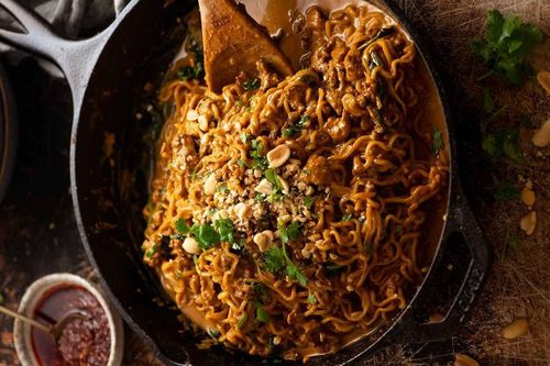 Công thức mì xào thịt gà cho hai người ăn