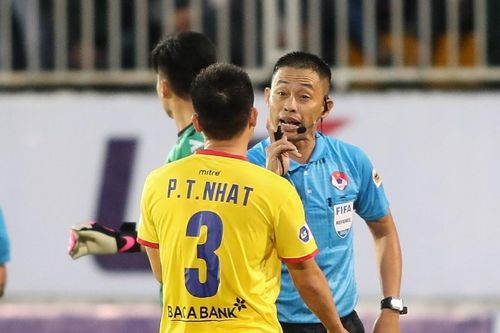 Cầu thủ SLNA thiếu kiềm chế trong trận thua HAGL