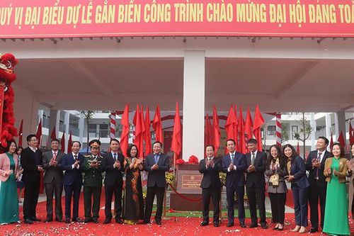 Quận Bắc Từ Liêm gắn biển 3 công trình chào mừng Đại hội Đảng