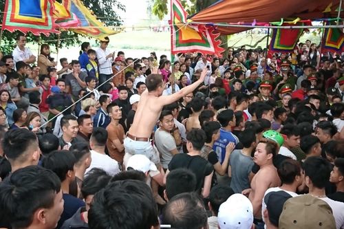 Kiểm tra tại 'điểm nóng' Hội Phết Hiền Quan
