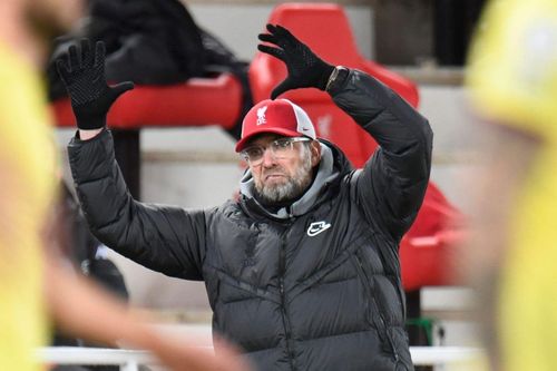 Juergen Klopp tức giận, tranh cãi với HLV Burnley ngay trong đường hầm