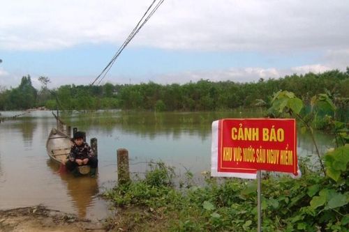 Mức nước hồ Tả Trạch dâng cao, hàng trăm hộ dân bị ảnh hưởng