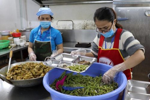 Cơm Yên Vui chia sẻ tình người