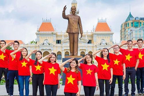 Cần quan tâm thích đáng giáo dục bản lĩnh chính trị thế hệ trẻ