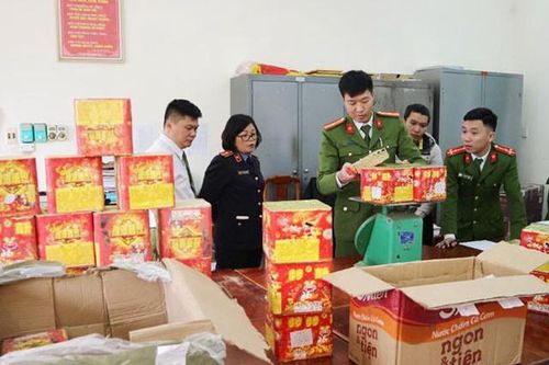 Thái Nguyên: Bắt các đối tượng tàng trữ và vận chuyển 49kg pháo hoa