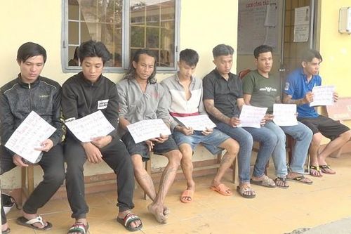 Khống chế thành công đối tượng nghiện ma túy dùng hung khí nguy hiểm chống đối