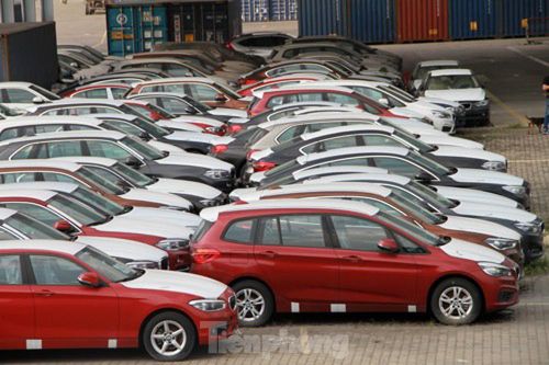 15 ngày, cả nước nhập hơn 2.500 ô tô