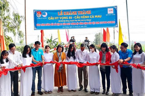 Chợ Mới khánh thành cầu Hy vọng 88 - cầu kênh Cà Mau