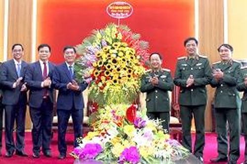 Lãnh đạo tỉnh thăm và chúc Tết Bộ Tư lệnh Quân khu 2