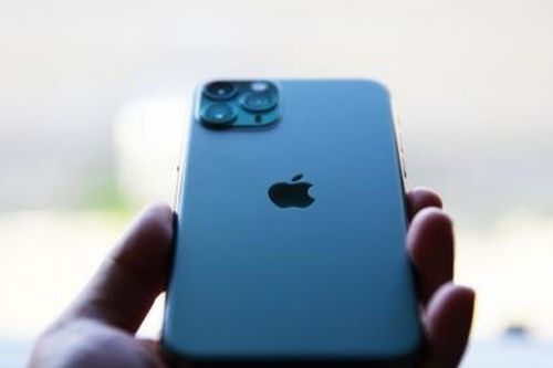 Điện thoại iPhone giữ giá nhất trong năm 2020