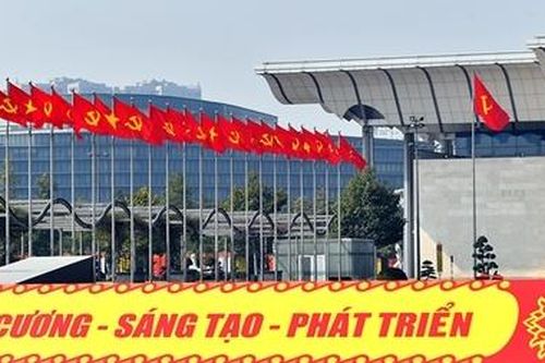 Hà Nội rực sắc cờ hoa chào mừng Đại hội XIII của Đảng