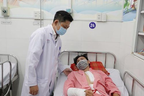 Hy hữu thiếu niên 14 tuổi vỡ động mạch chủ hoàn toàn được cứu sống