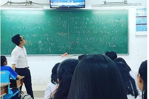 Lý thuyết đi đôi với thực hành