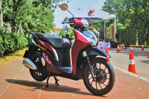 Honda SH Mode đời 2020 có giá 74 triệu đồng tại TP.HCM